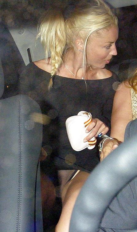 25P Hot celebs upskirt 