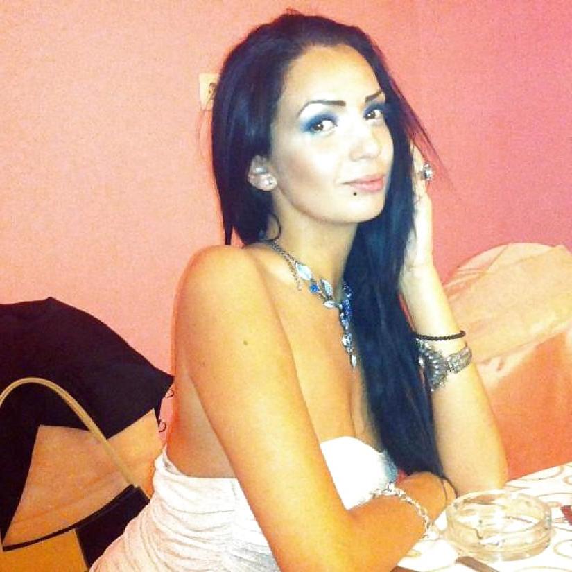 14P Romanian girl: Mari