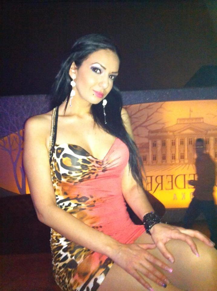14P Romanian girl: Mari
