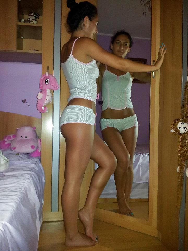 13P Romanian girl: monica