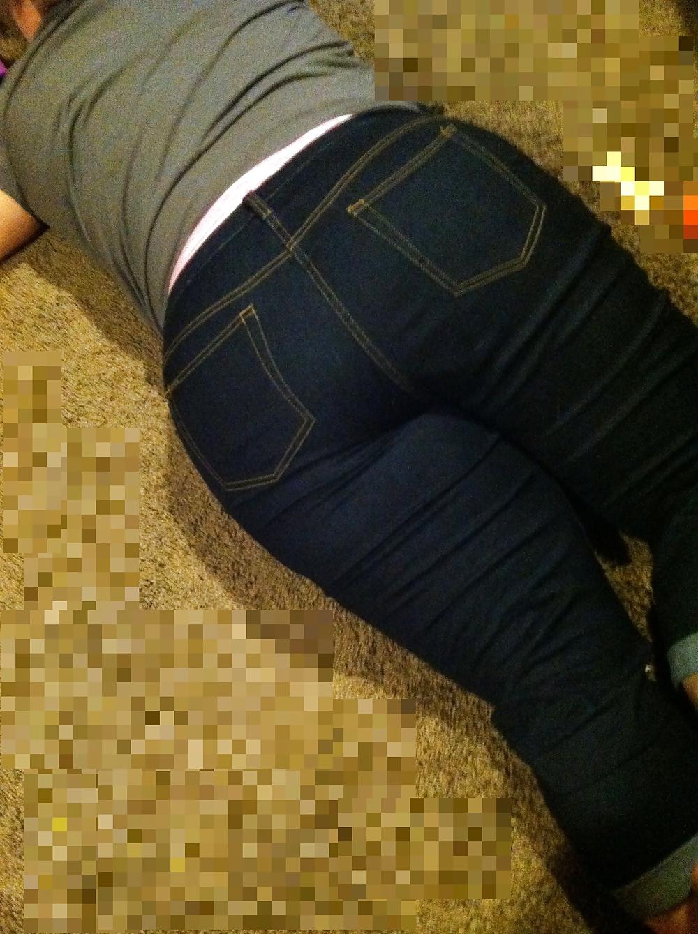 5P Phat ass in tight jeans