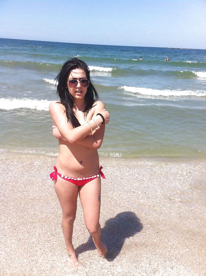 10P Romanian girl: claudia