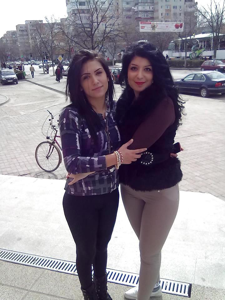 10P Romanian girl: claudia