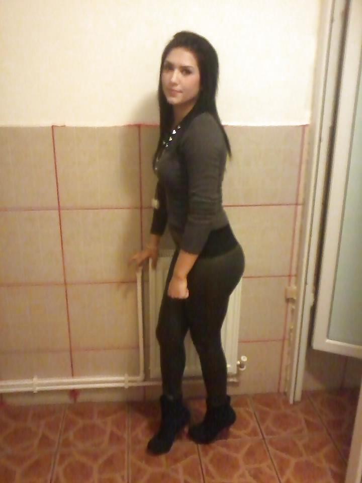 10P Romanian girl: claudia