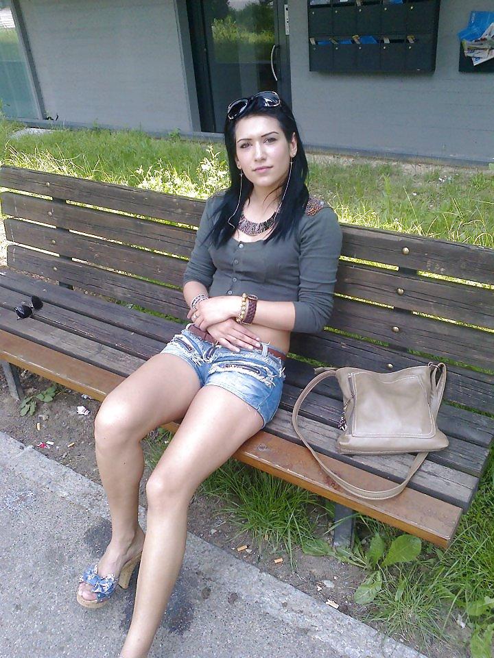 10P Romanian girl: claudia