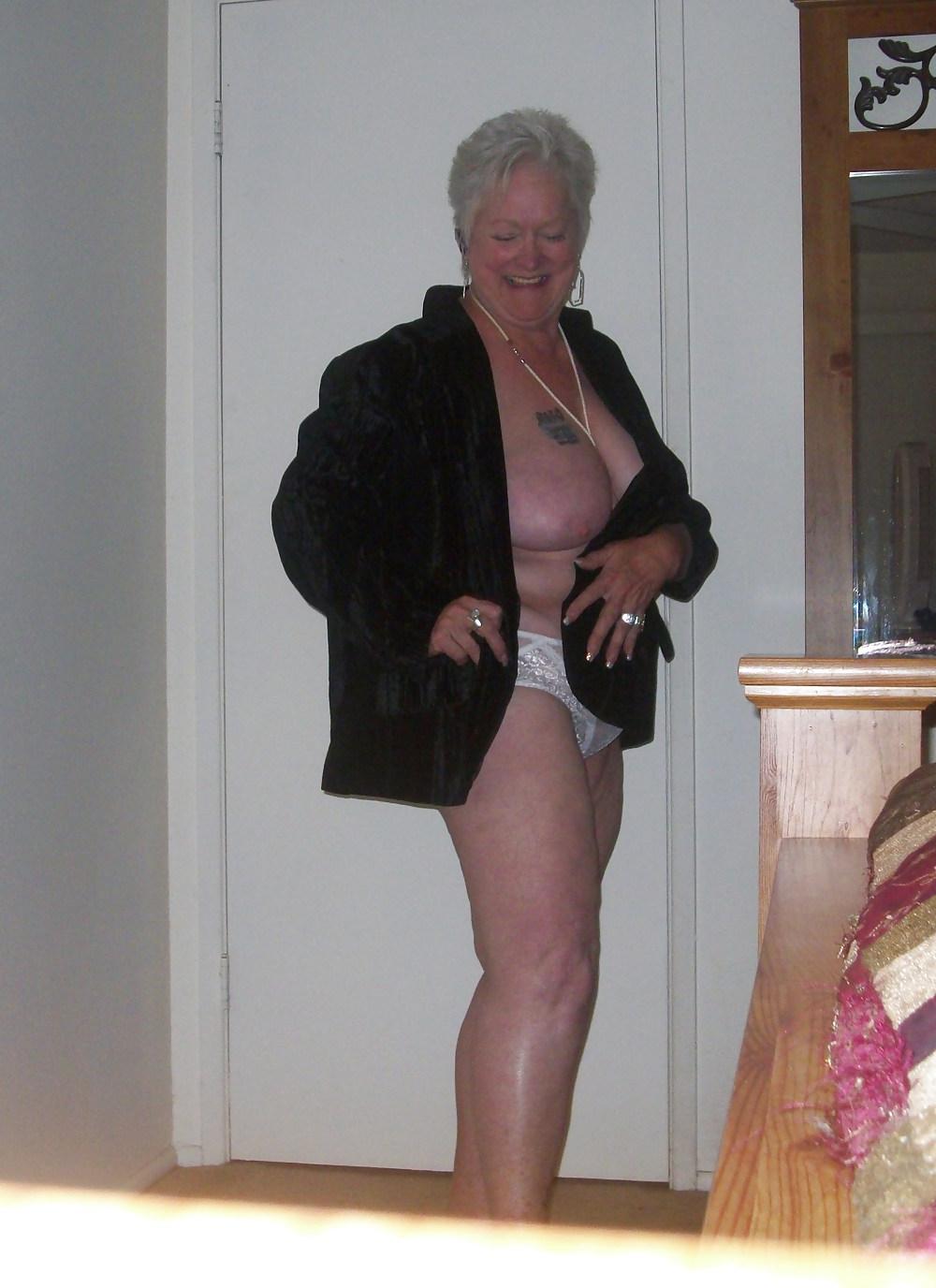 7P Sexy grandma