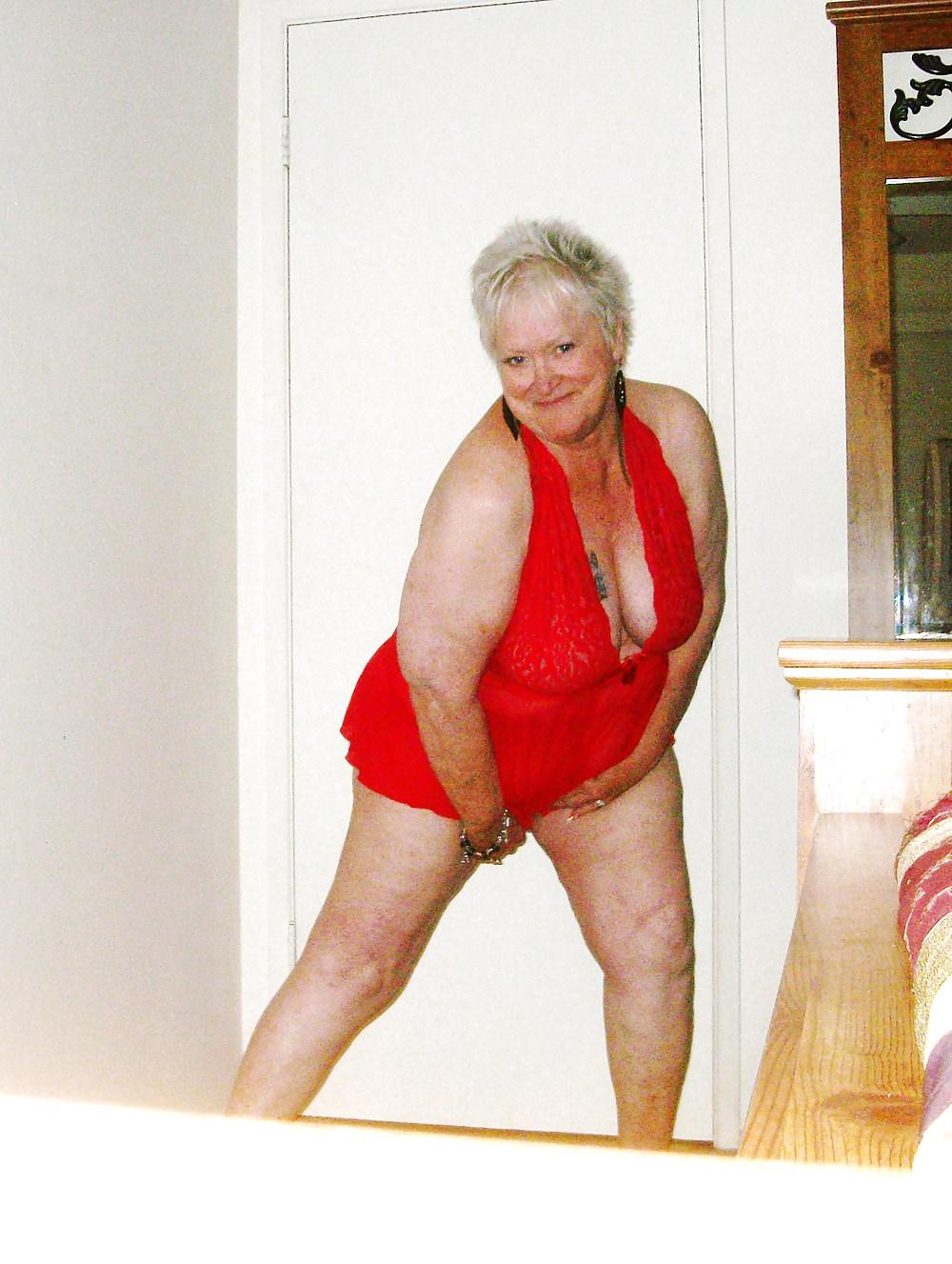 7P Sexy grandma