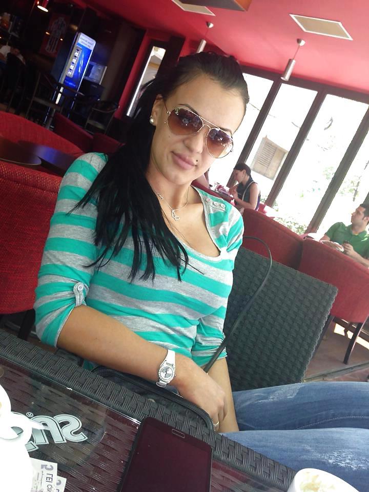 7P Romanian girl: adelina