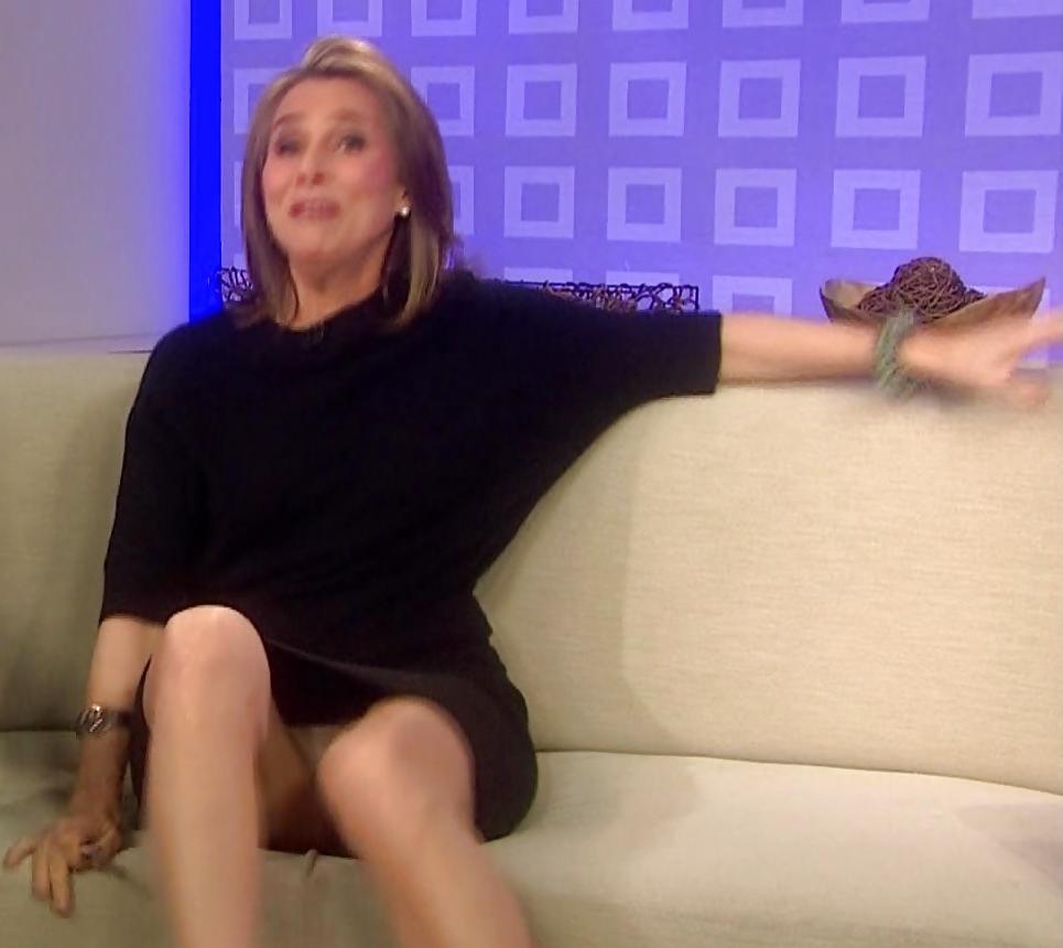 6P Meredith Vieira Upskirt