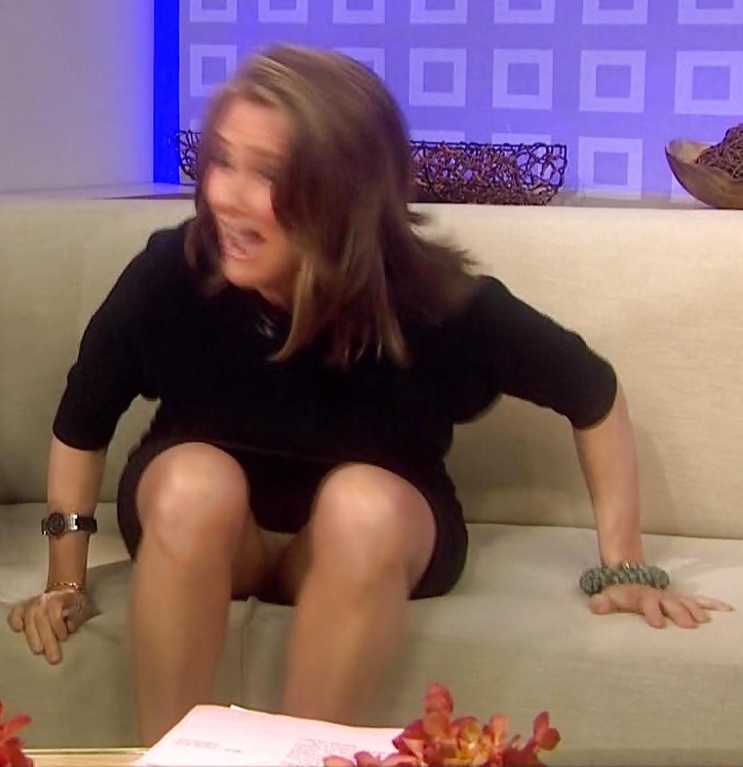 6P Meredith Vieira Upskirt