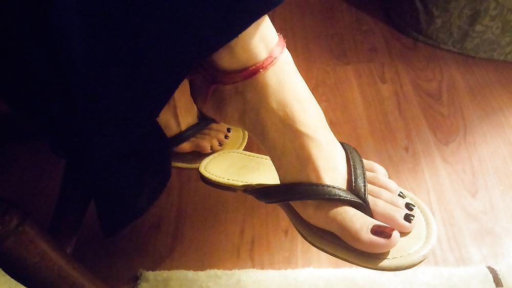 25P Asian legs and feet