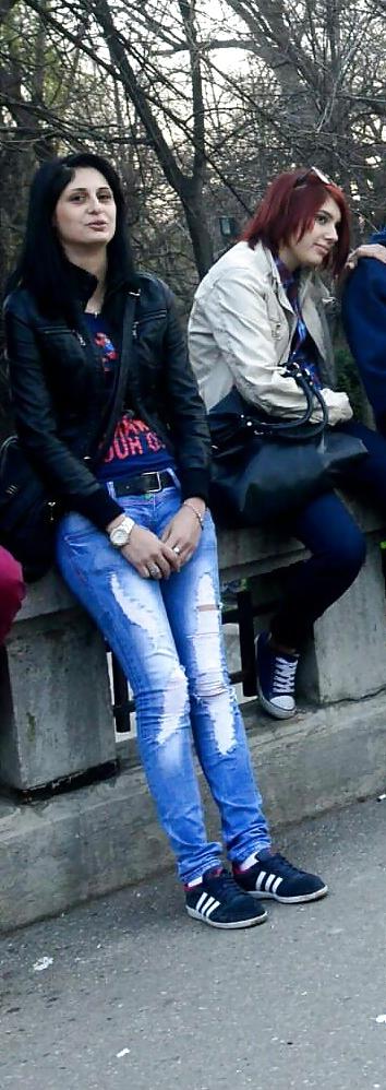 25P Spy sexy teens in parck romanian