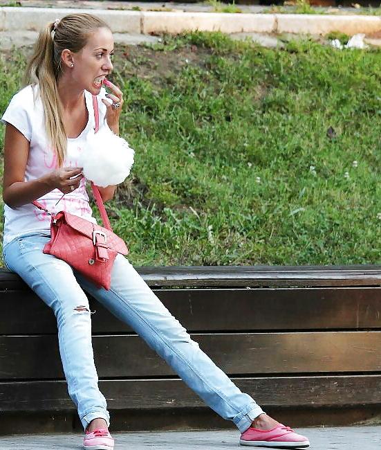 25P Spy sexy teens in parck romanian