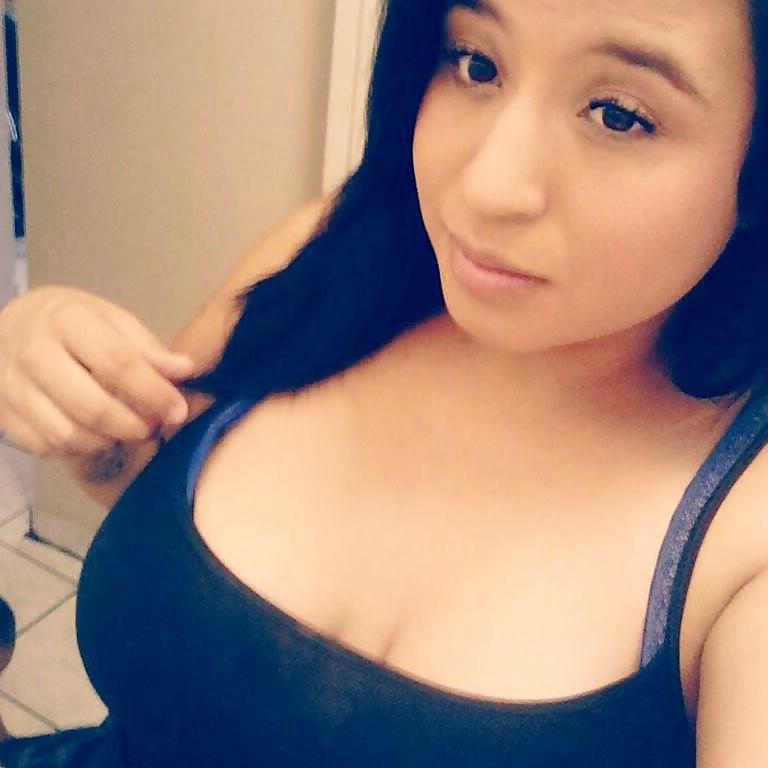 25P Naughty non nude teens