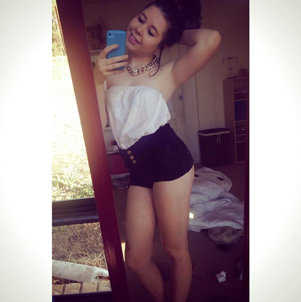 25P Naughty non nude teens