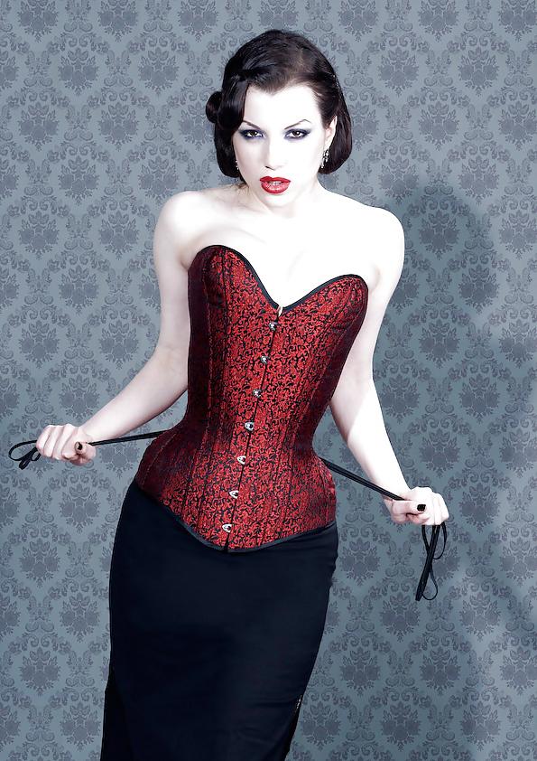 25P Girdles Corsets Stockings Panties and Bras