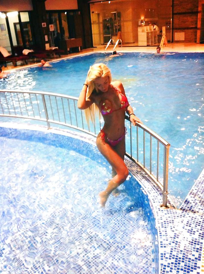 25P Romanian Star Loredana Chivu