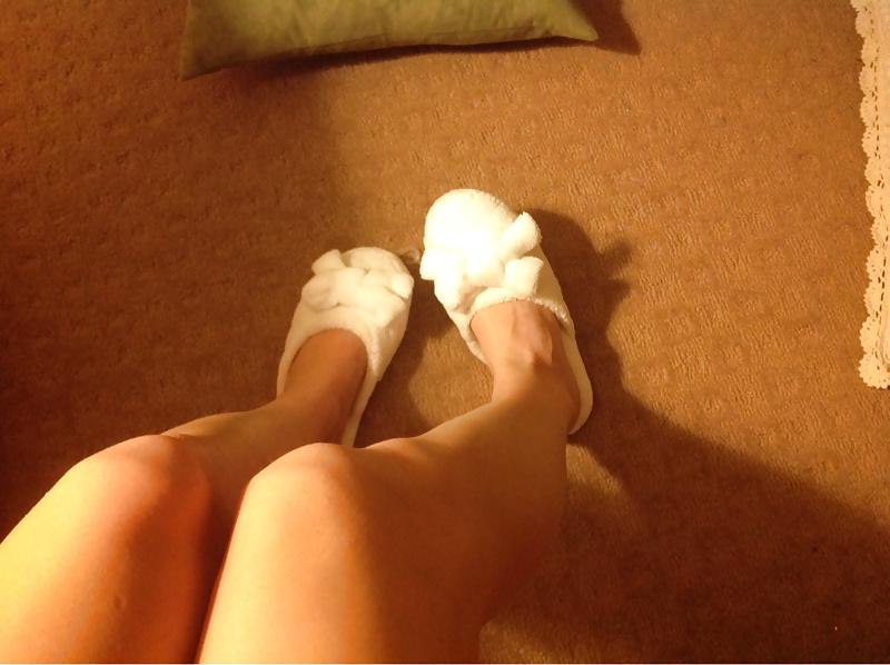 25P Beauties in slippers