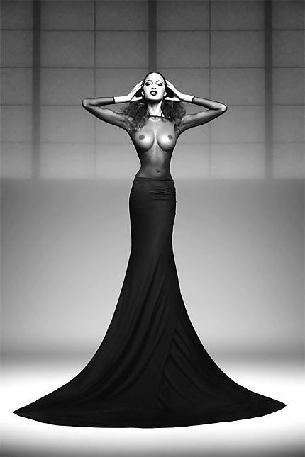 25P Perfect Storm - Beautiful Women Just Being Beautiful NONPORN