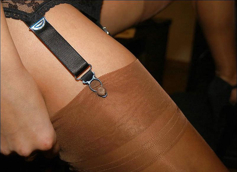 25P Office lady brown ff nylons