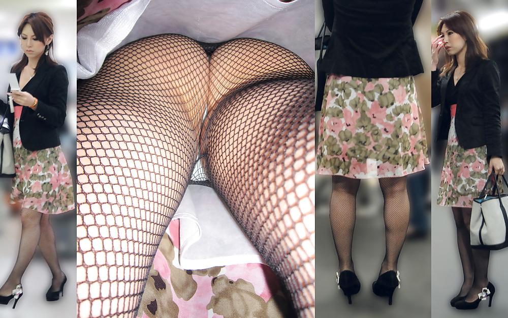 24P JAPANESE UPSKIRT