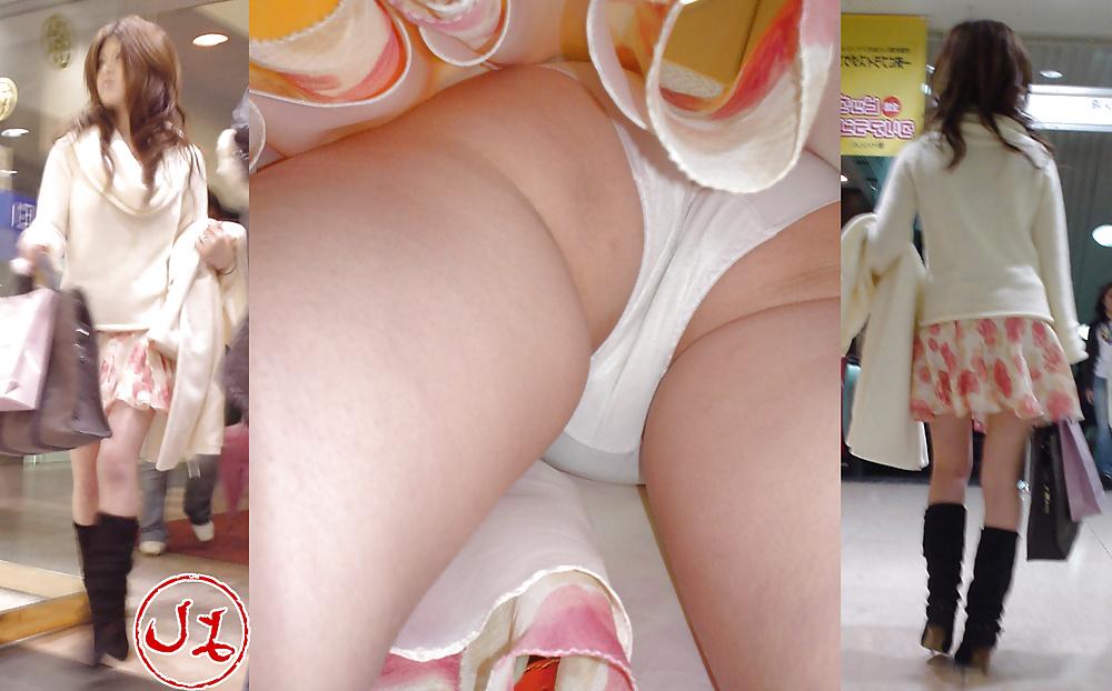 24P JAPANESE UPSKIRT