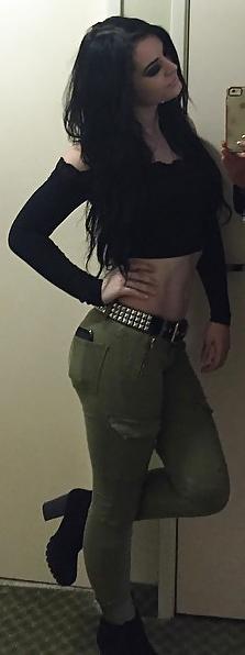 25P WWE Paige