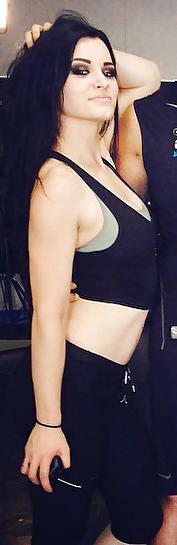 25P WWE Paige