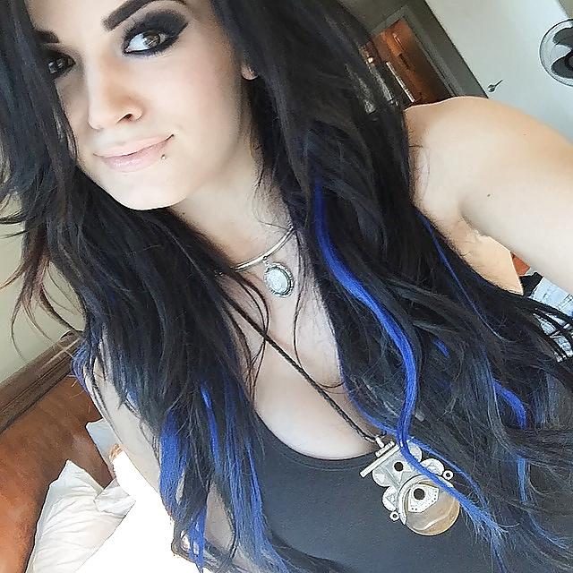 25P WWE Paige