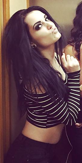 25P WWE Paige