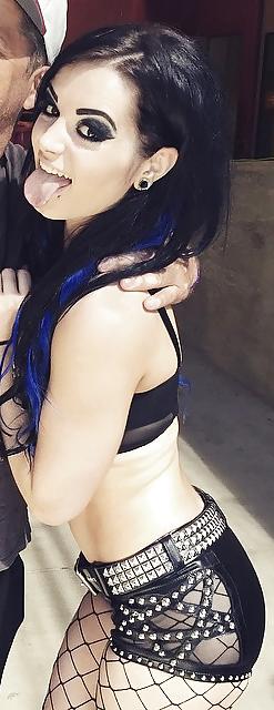 25P WWE Paige