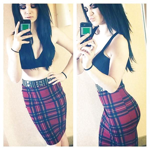 25P WWE Paige