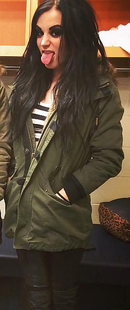 25P WWE Paige