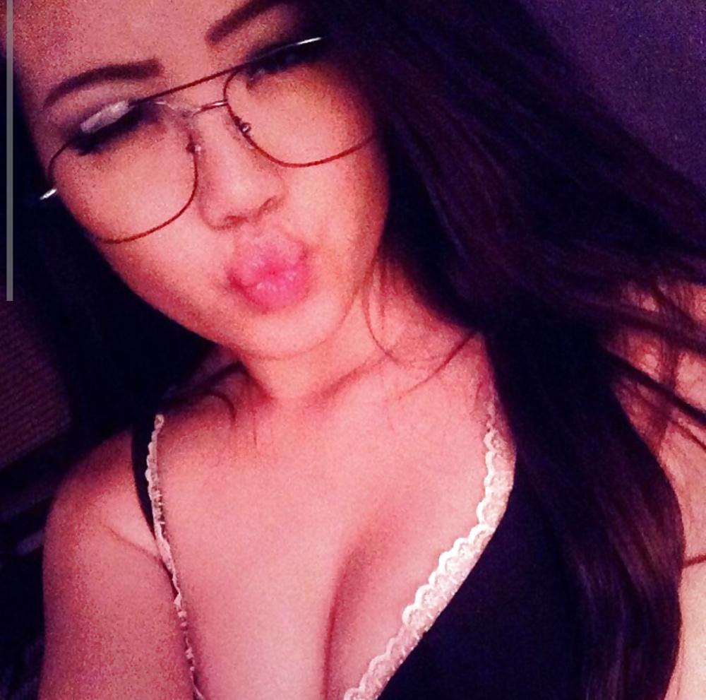 9P Hmong side chick 