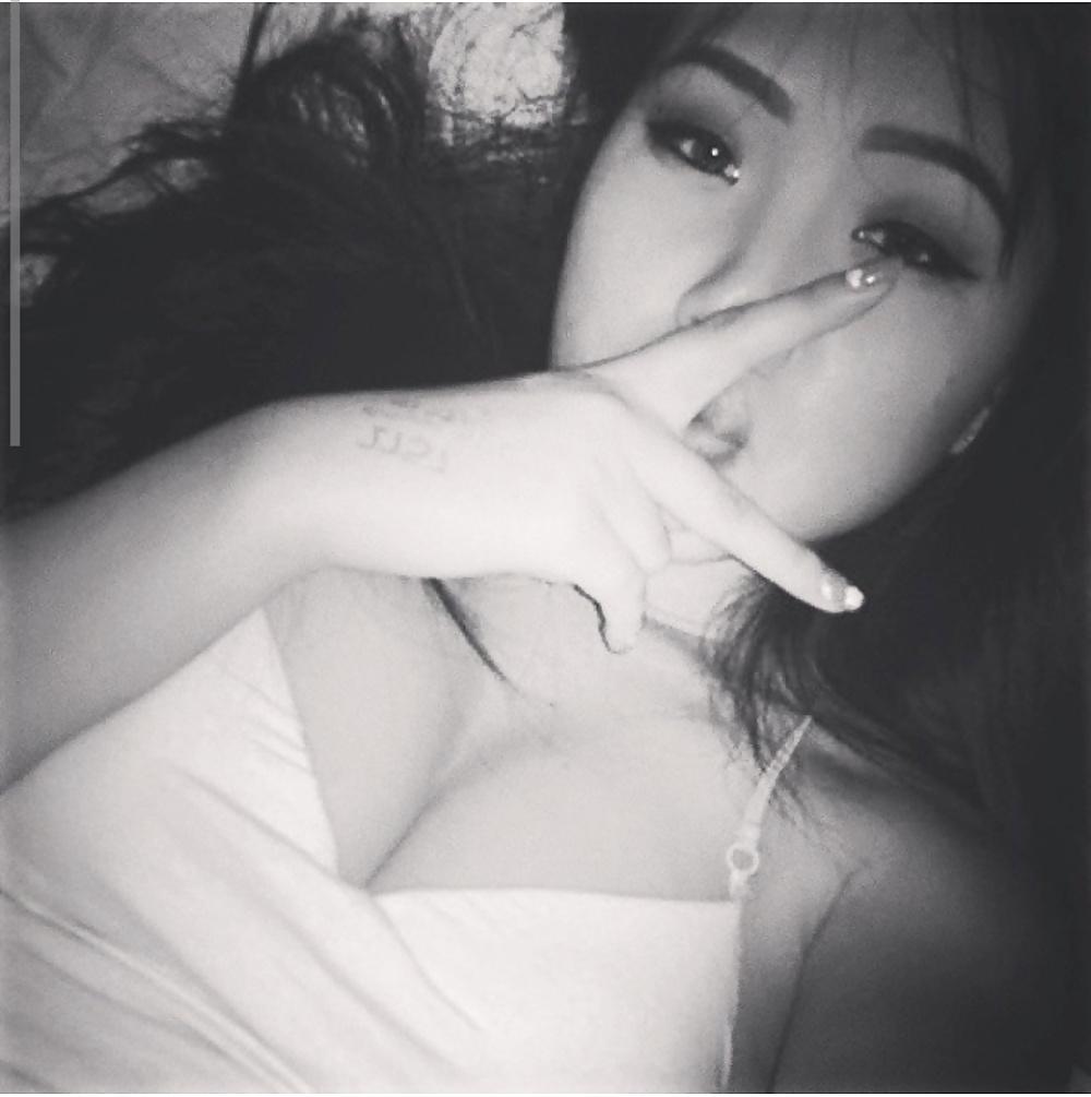 9P Hmong side chick 