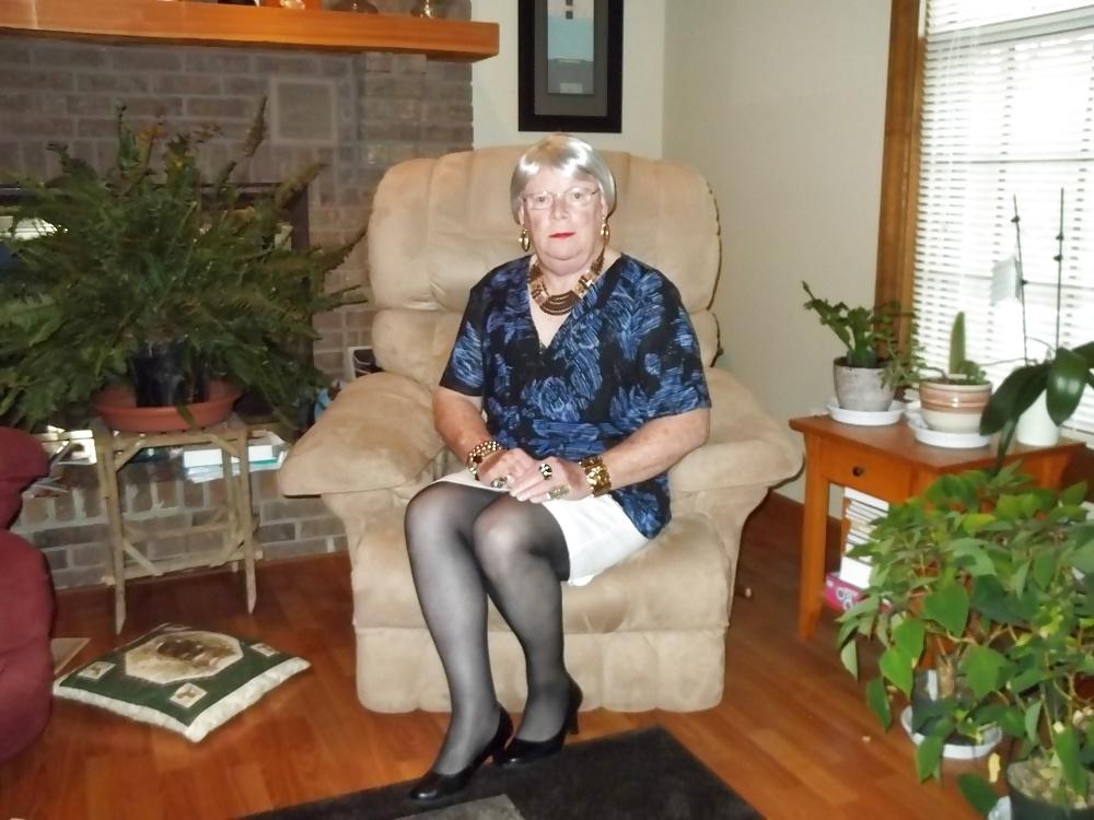 25P Sexy older crossdressers