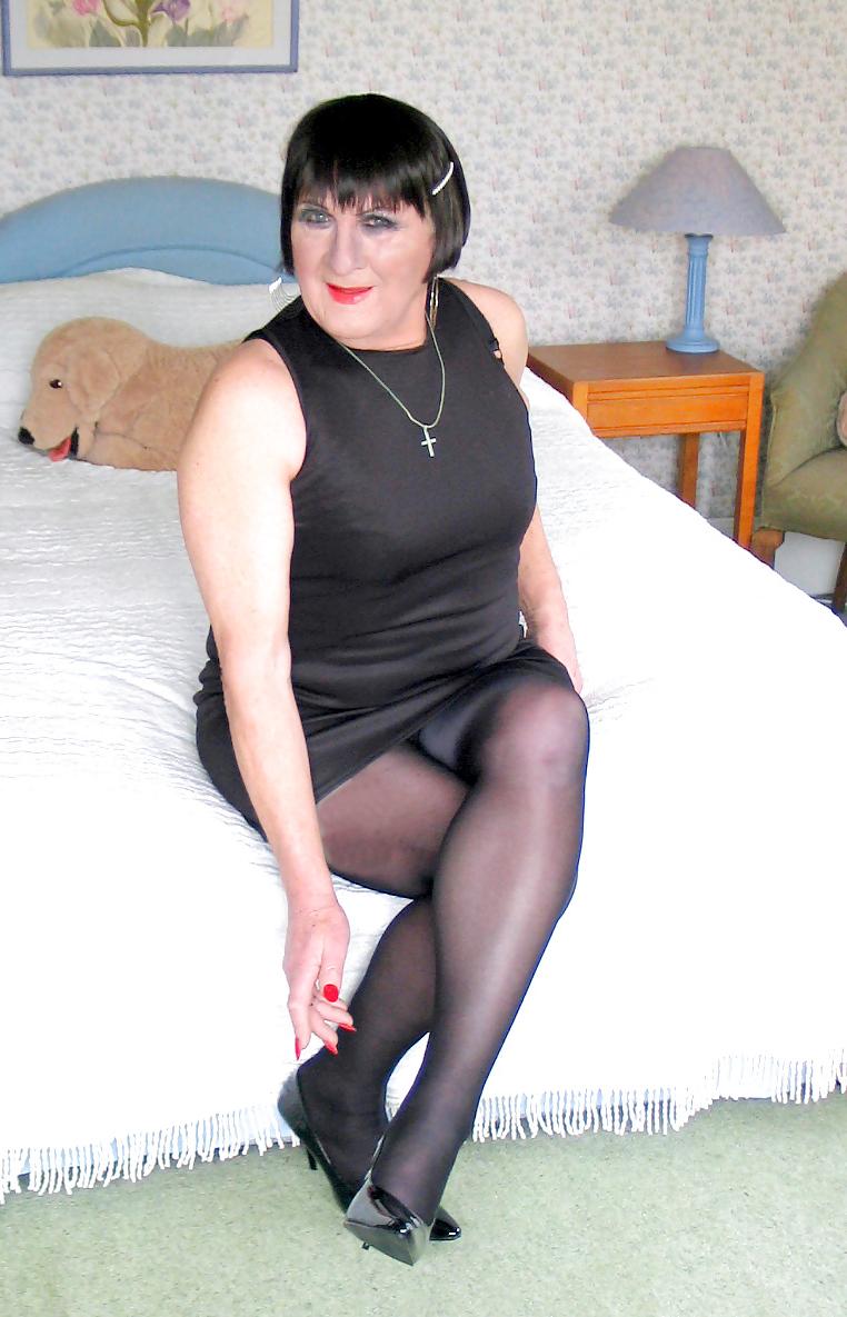 25P Sexy older crossdressers
