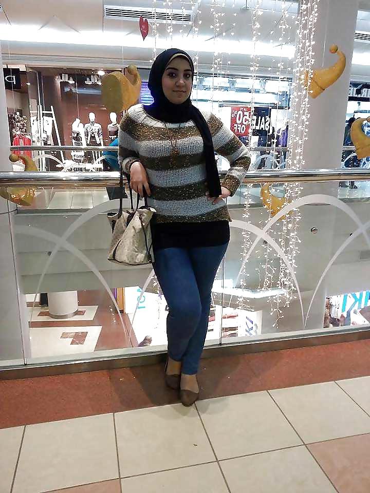 25P Arab hijab whore