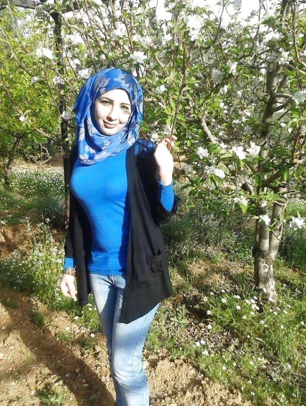 25P Arab hijab whore