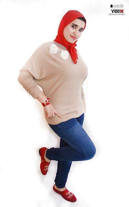 25P Arab hijab whore