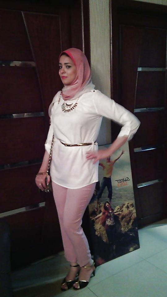 25P Arab hijab whore