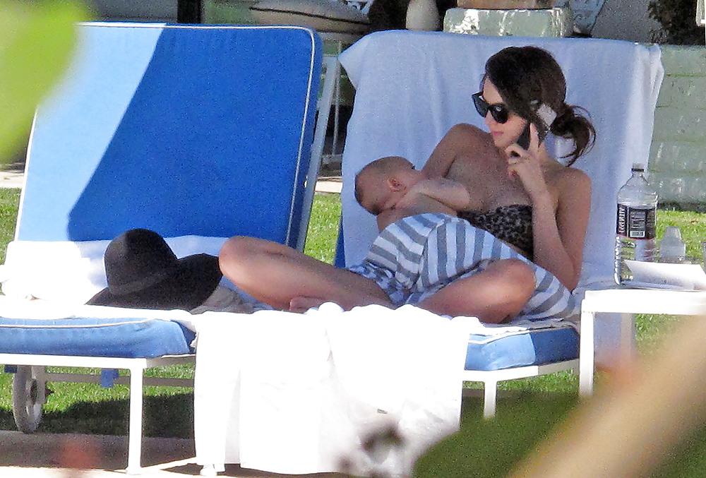 14P Miranda Kerr in a Bikini (Nice Arse) on Vacation