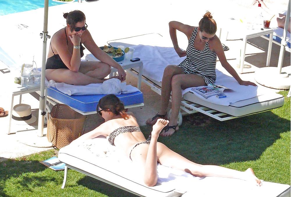 14P Miranda Kerr in a Bikini (Nice Arse) on Vacation