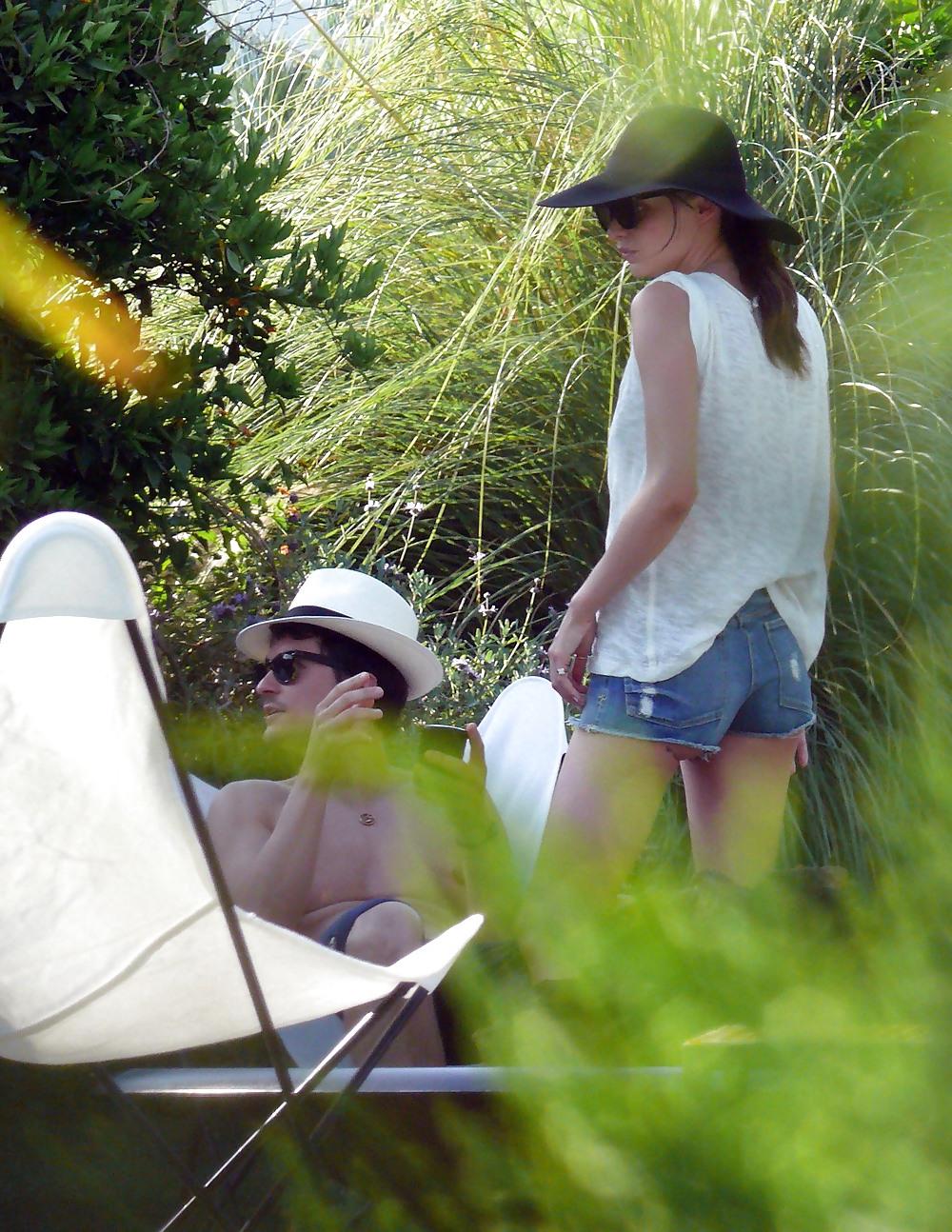 14P Miranda Kerr in a Bikini (Nice Arse) on Vacation
