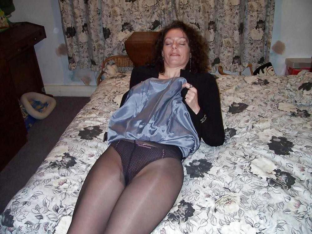 23P Granny pantyhose IBSTROKING!!!!!!!