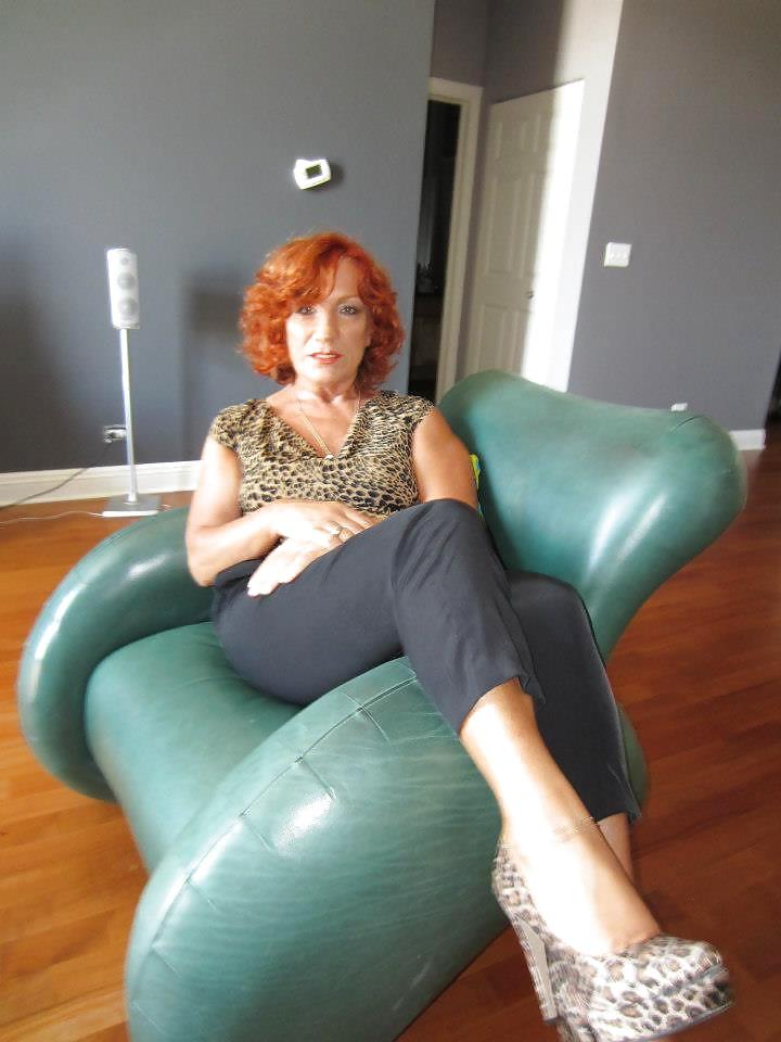 21P Sexy Redhead Mature Lady