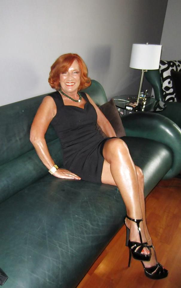 21P Sexy Redhead Mature Lady