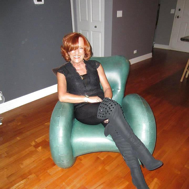 21P Sexy Redhead Mature Lady