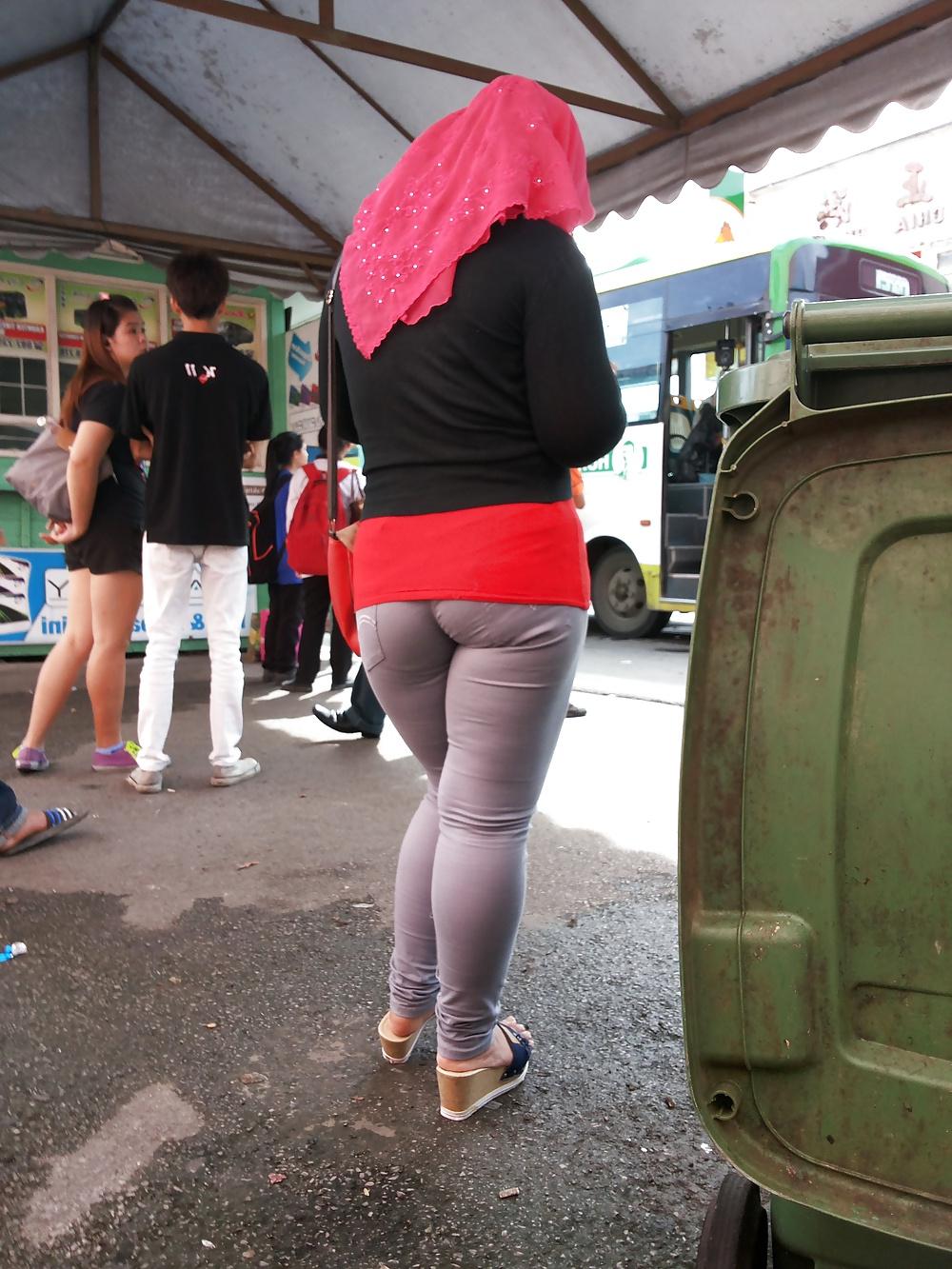 5P Malay- candid tudung hijab bubble butt