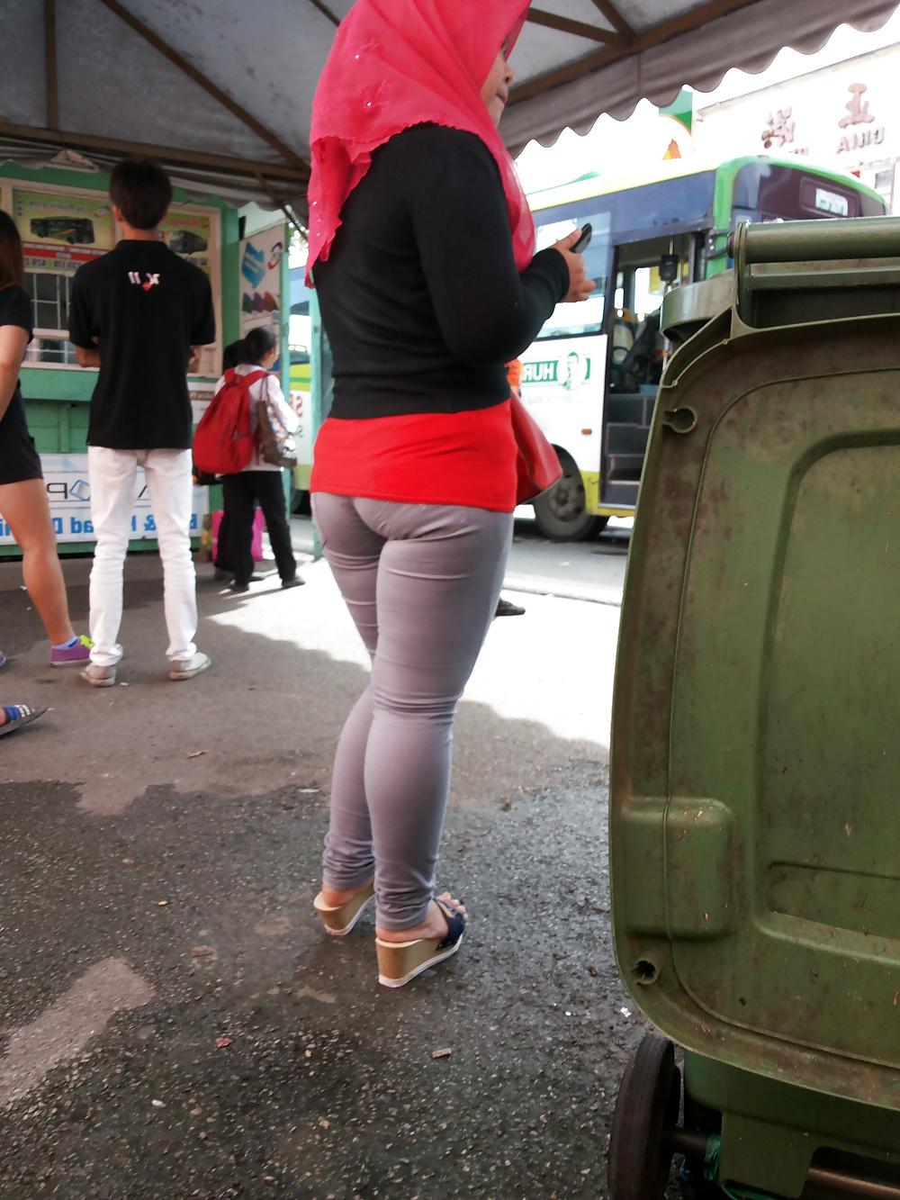 5P Malay- candid tudung hijab bubble butt